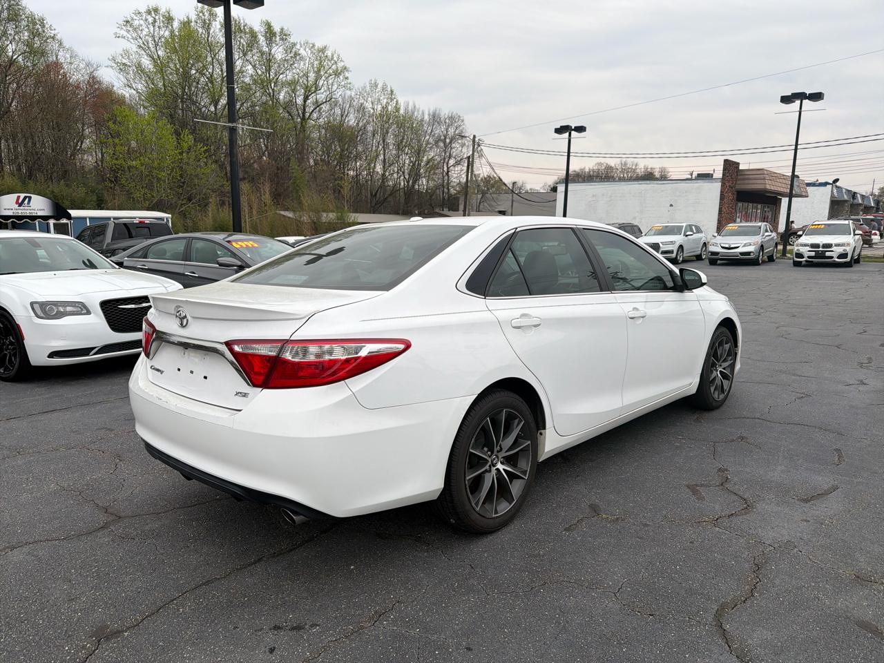 Toyota Camry XLE Auto (Natl) 2017