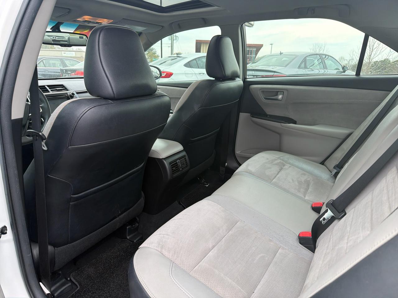 Toyota Camry XLE Auto (Natl) 2017