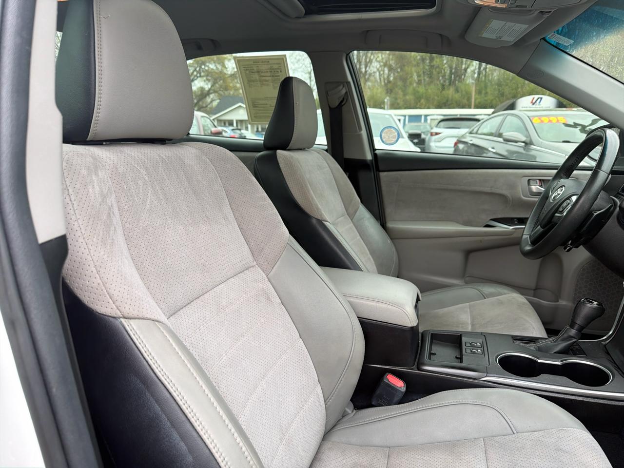 Toyota Camry XLE Auto (Natl) 2017