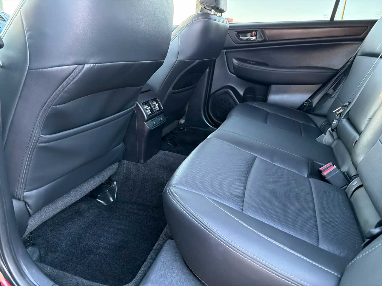 Subaru Outback 4dr Wgn 2.5i Limited 2015