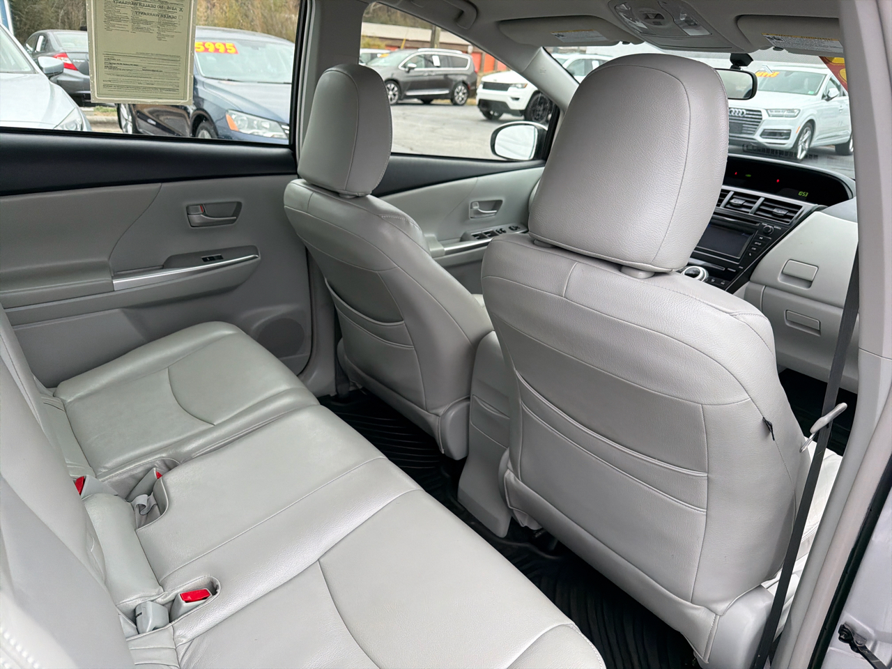 Toyota Prius V 5dr Wgn Three (Natl) 2012