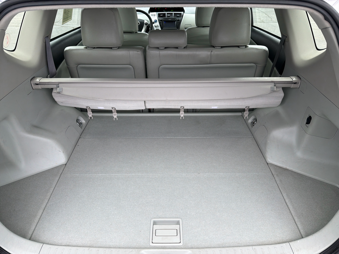 Toyota Prius V 5dr Wgn Three (Natl) 2012