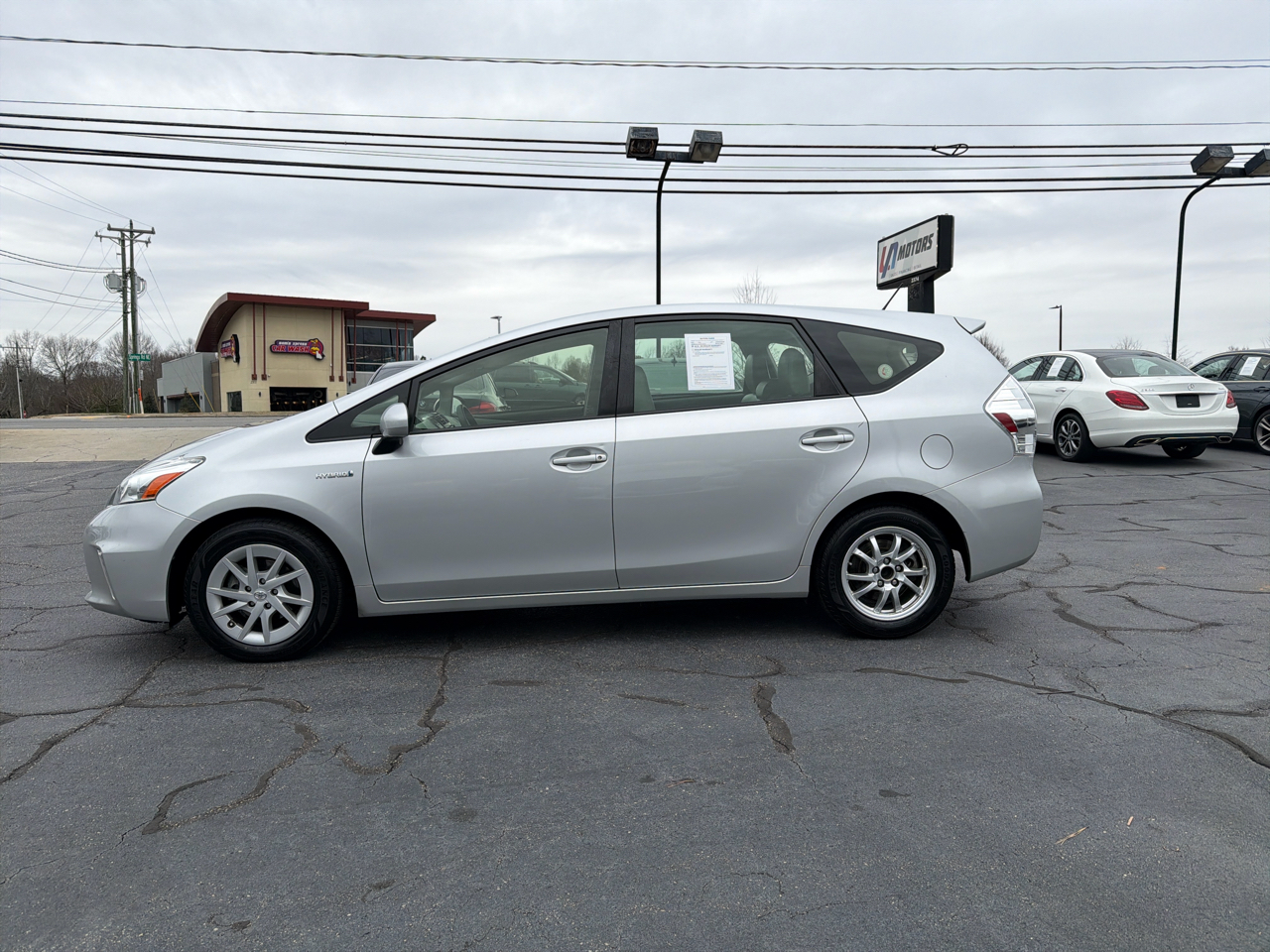 Toyota Prius V 5dr Wgn Three (Natl) 2012