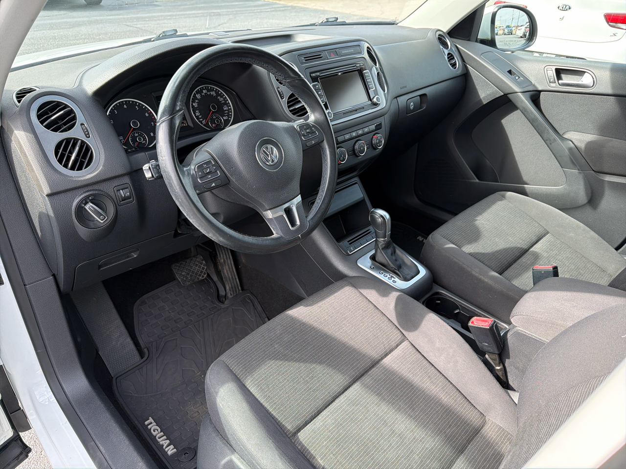 Volkswagen Tiguan 2WD 4dr Auto R-Line 2015