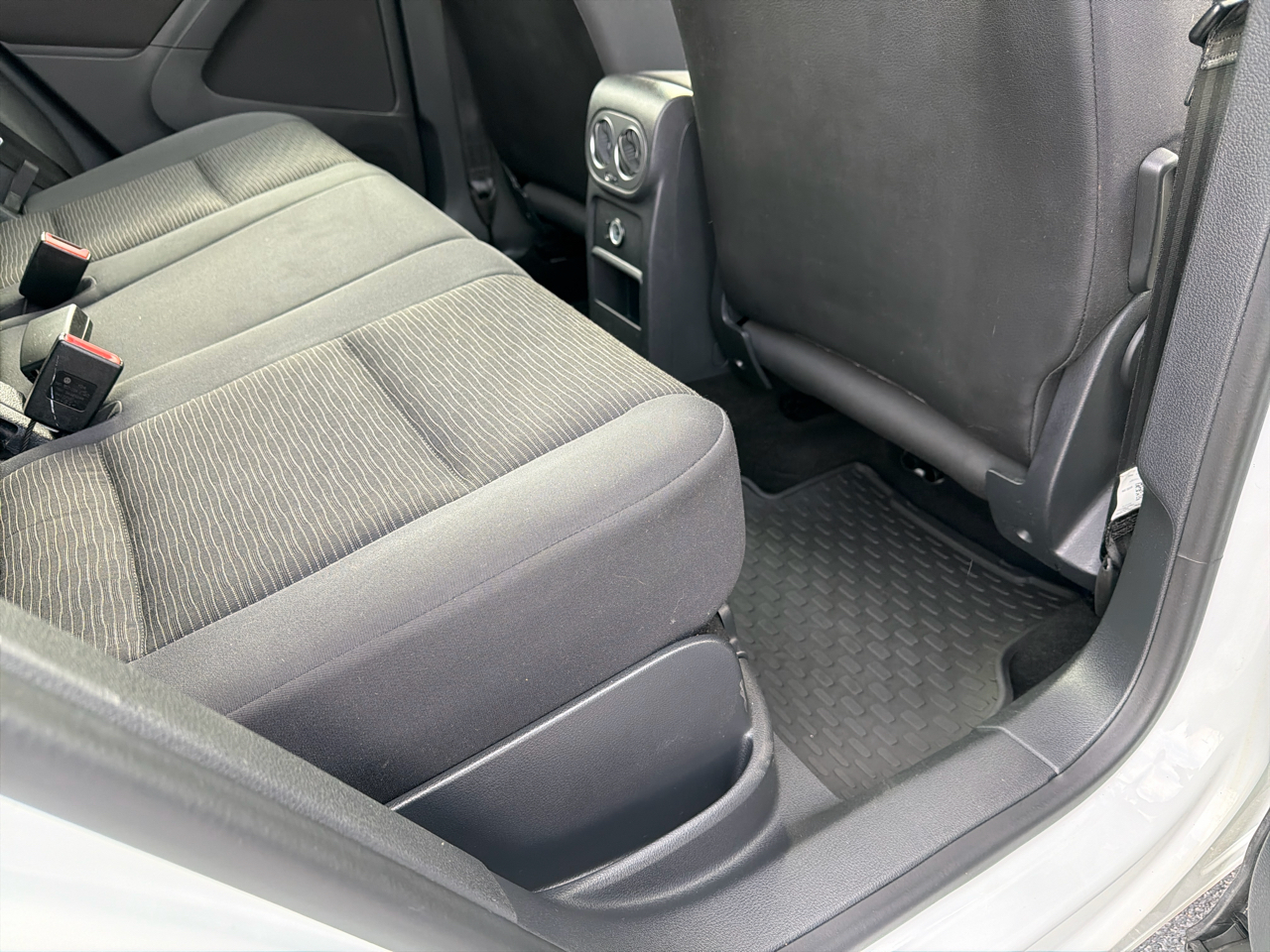 Volkswagen Tiguan 2WD 4dr Auto R-Line 2015