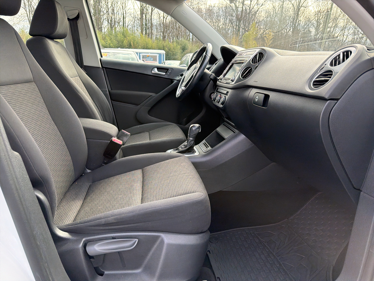 Volkswagen Tiguan 2WD 4dr Auto R-Line 2015