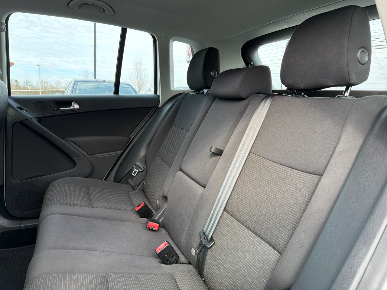 Volkswagen Tiguan 2WD 4dr Auto R-Line 2015