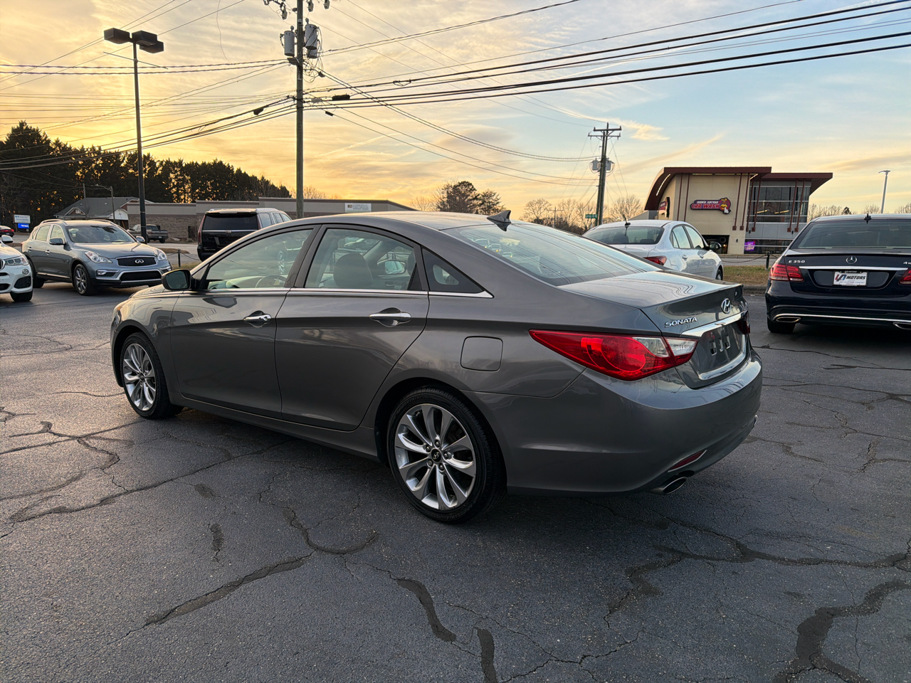 Hyundai Sonata 4dr Sdn 2.4L Auto SE 2011