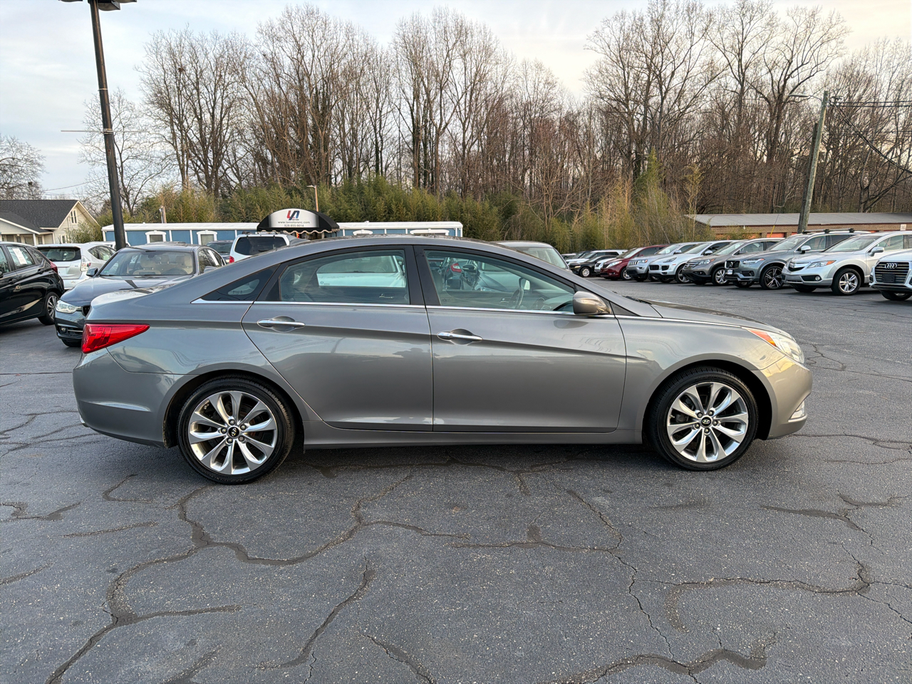 Hyundai Sonata 4dr Sdn 2.4L Auto SE 2011