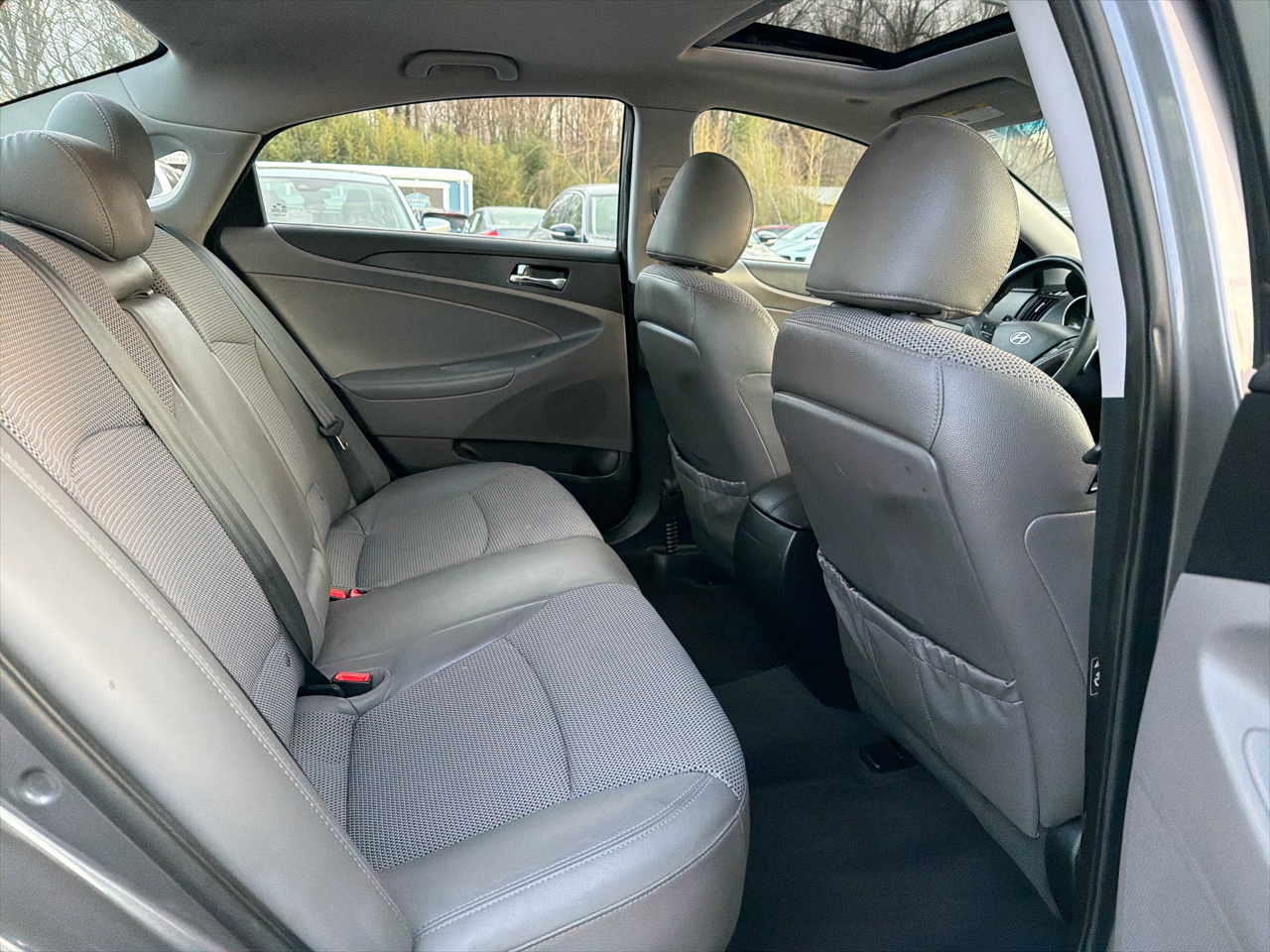 Hyundai Sonata 4dr Sdn 2.4L Auto SE 2011