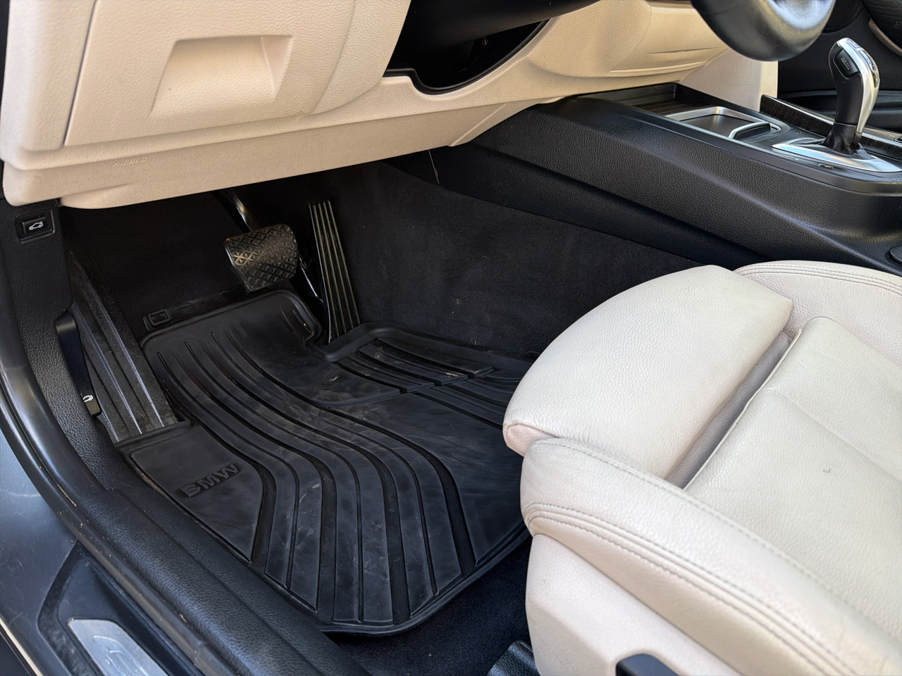 BMW 3 Series 4dr Sdn 328i RWD South Africa SULEV 2016