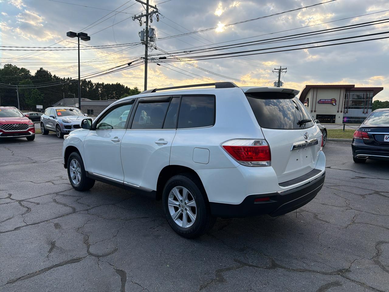 Toyota Highlander 4WD 4dr V6 (Natl) 2013