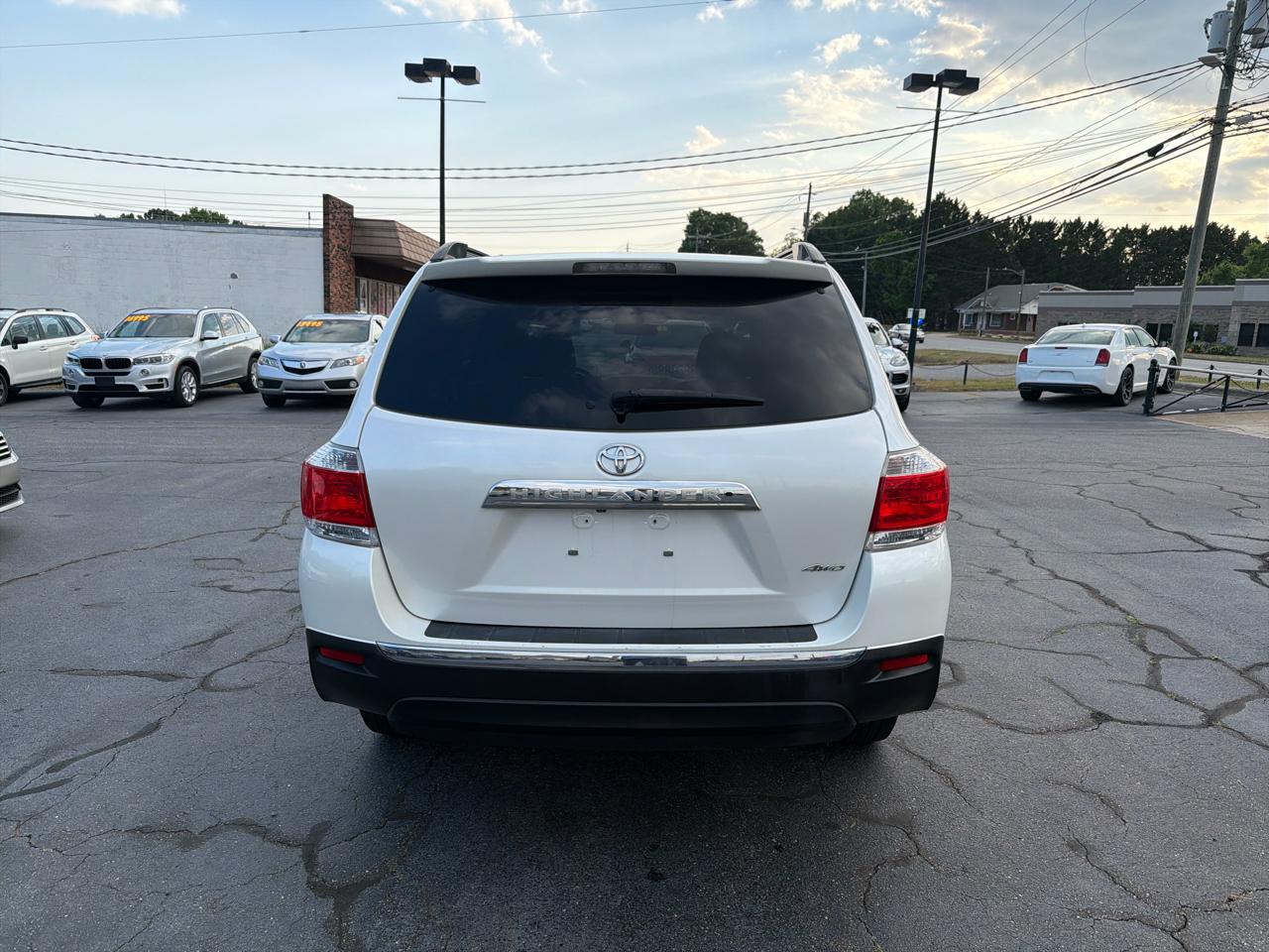 Toyota Highlander 4WD 4dr V6 (Natl) 2013