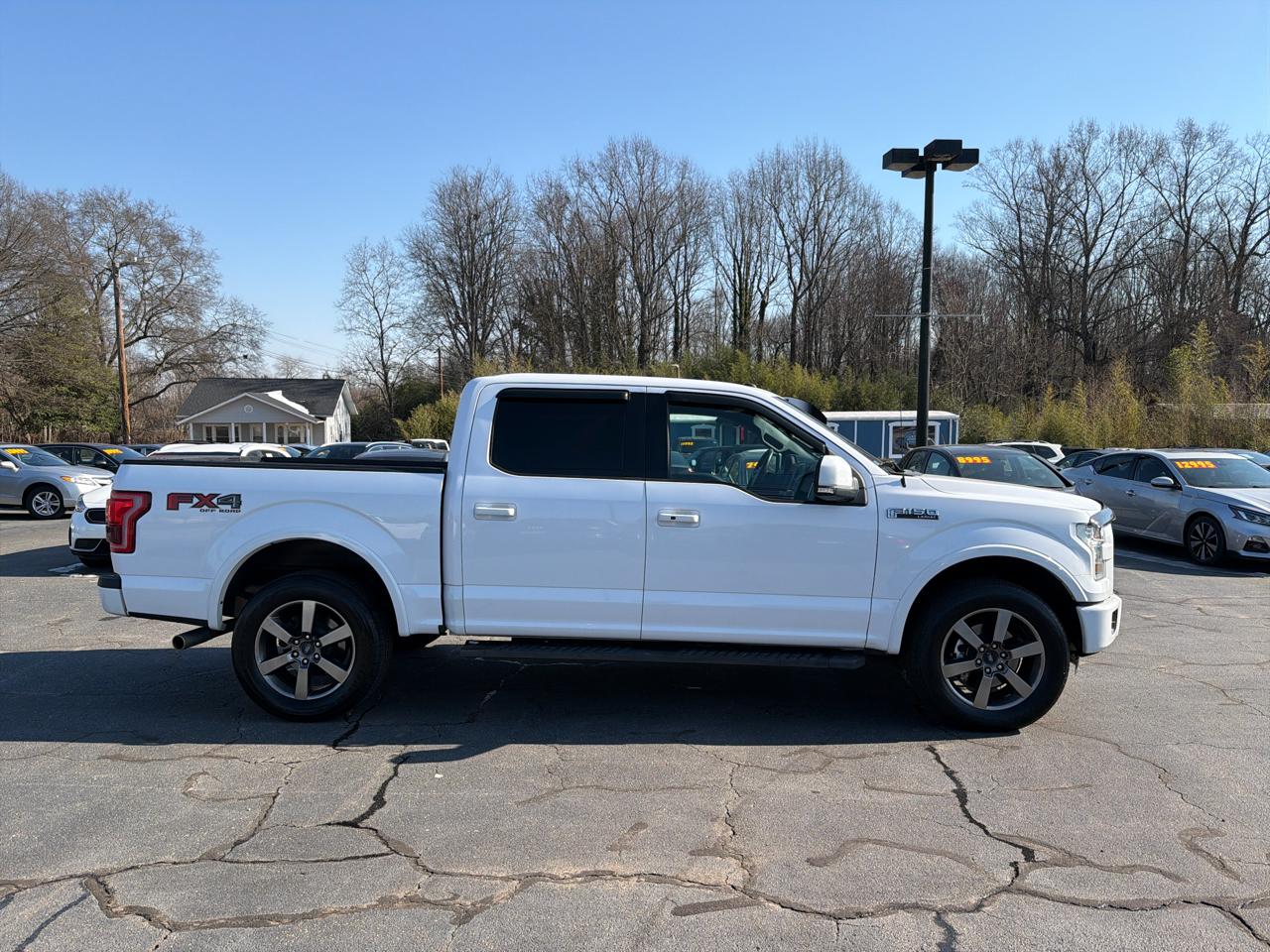 Ford F-150 4WD SuperCrew 150" Lariat 2016
