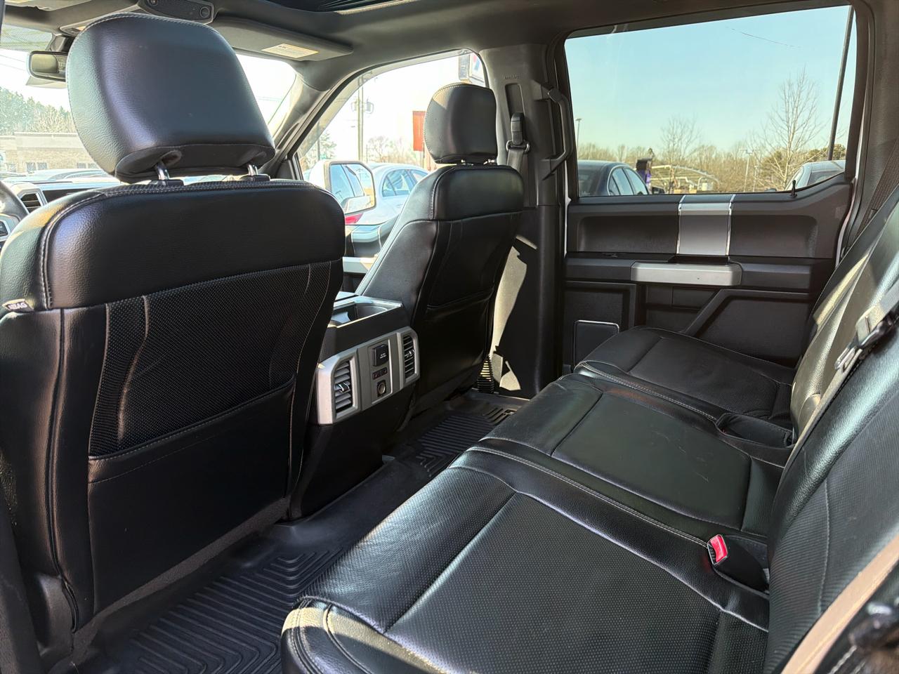 Ford F-150 4WD SuperCrew 150" Lariat 2016