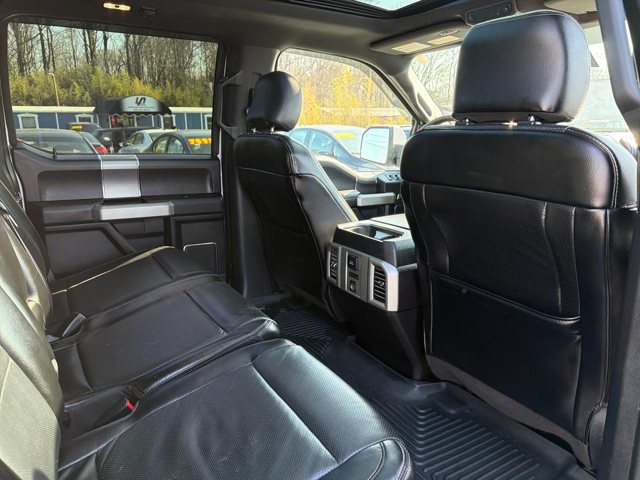 Ford F-150 4WD SuperCrew 150" Lariat 2016