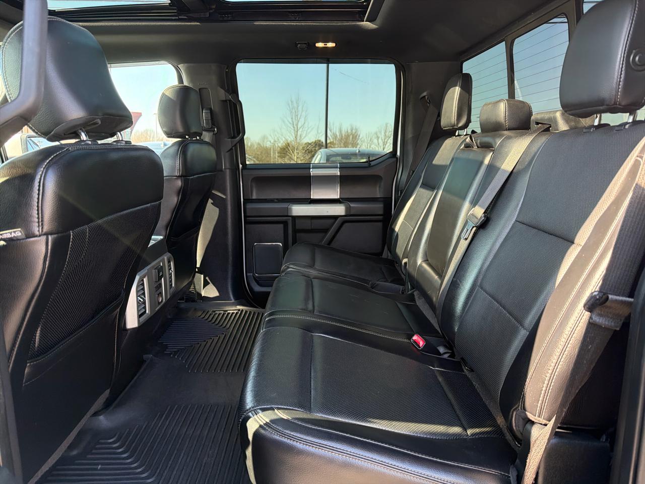 Ford F-150 4WD SuperCrew 150" Lariat 2016