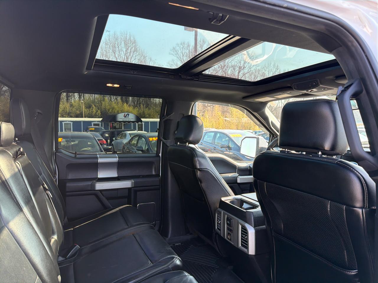 Ford F-150 4WD SuperCrew 150" Lariat 2016