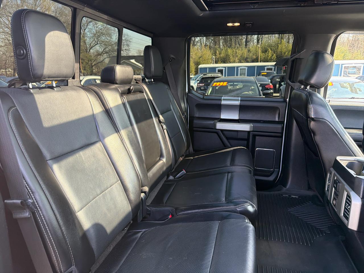 Ford F-150 4WD SuperCrew 150" Lariat 2016