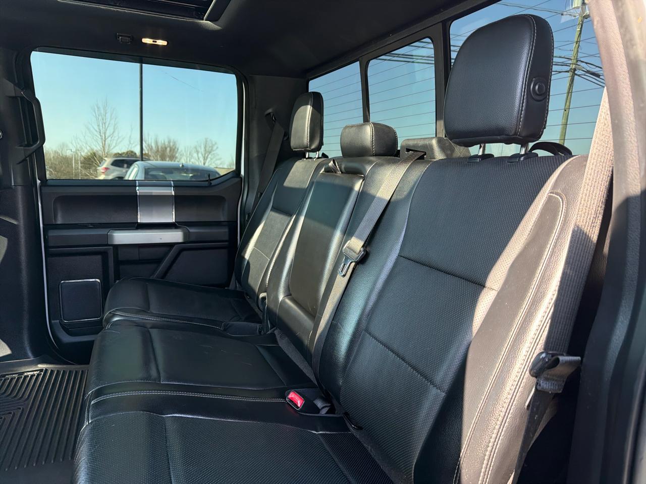 Ford F-150 4WD SuperCrew 150" Lariat 2016