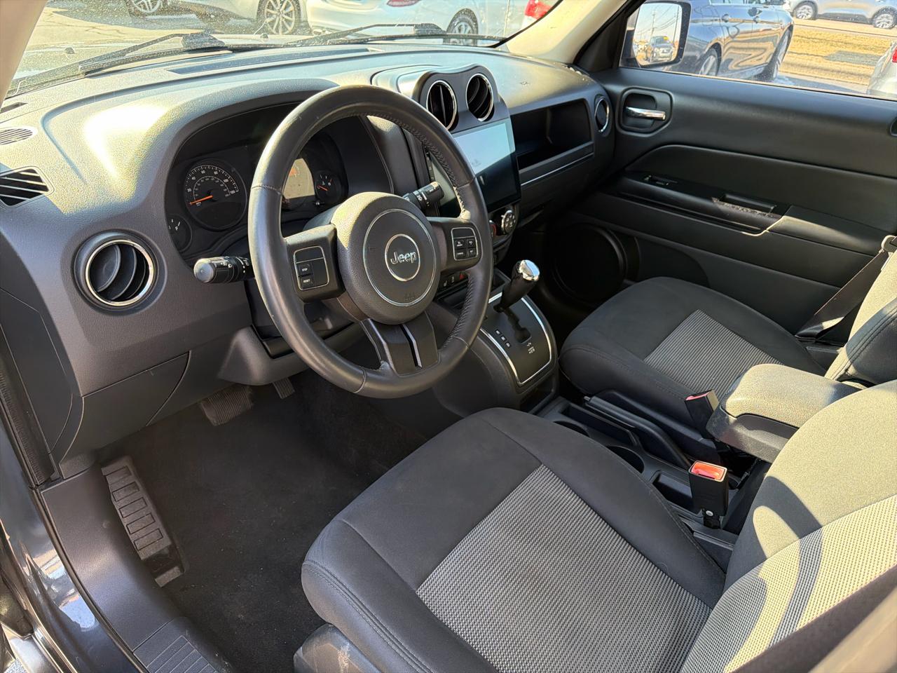 Jeep Patriot FWD 4dr Latitude 2014