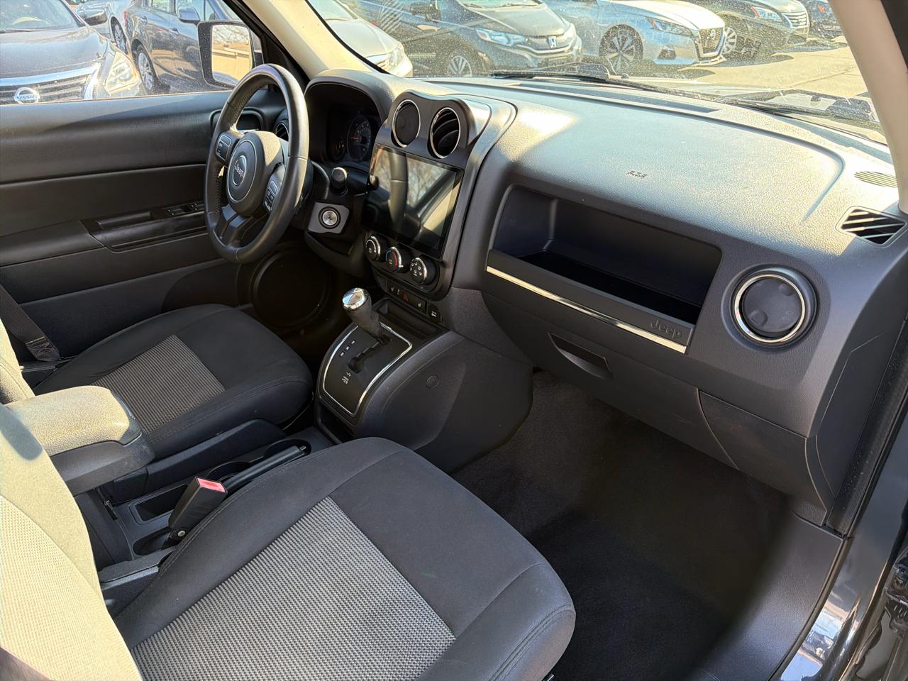 Jeep Patriot FWD 4dr Latitude 2014