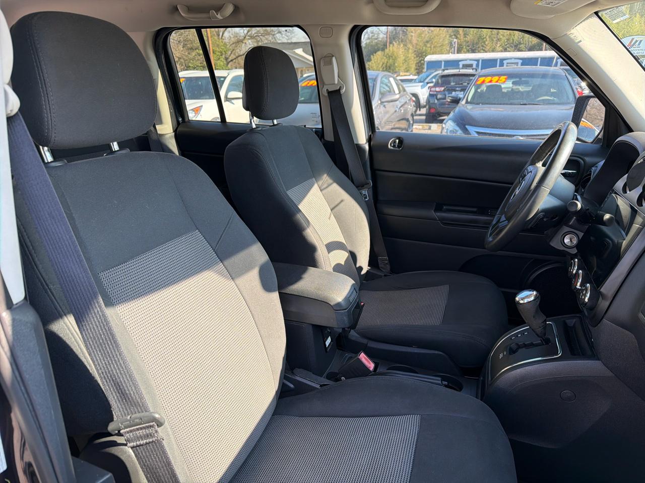 Jeep Patriot FWD 4dr Latitude 2014