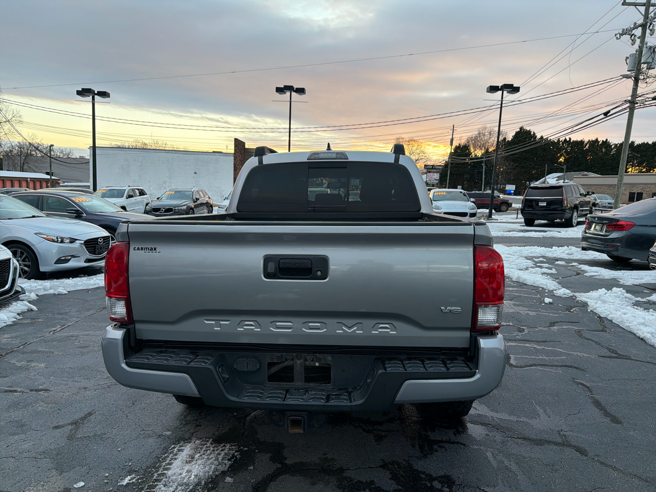 Toyota Tacoma 2WD Double Cab V6 AT TRD Sport (Natl) 2017