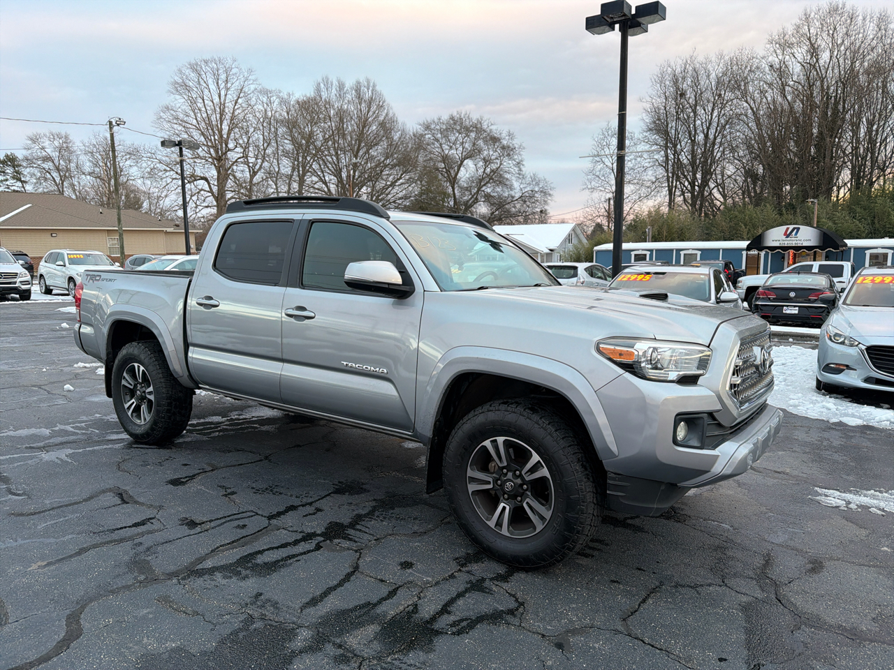 Toyota Tacoma 2WD Double Cab V6 AT TRD Sport (Natl) 2017