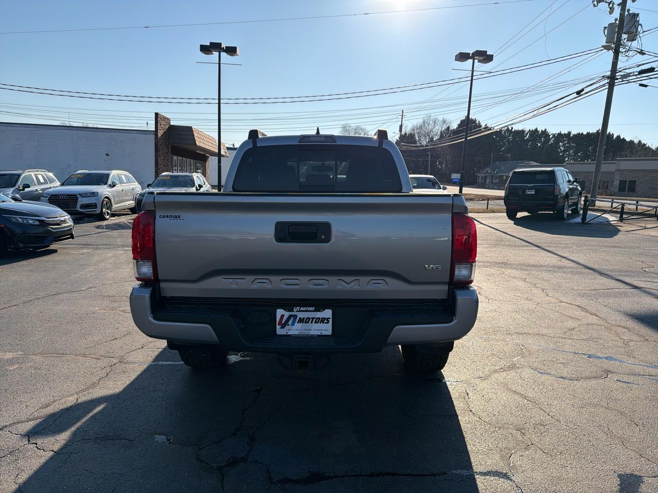 Toyota Tacoma 2WD Double Cab V6 AT TRD Sport (Natl) 2017