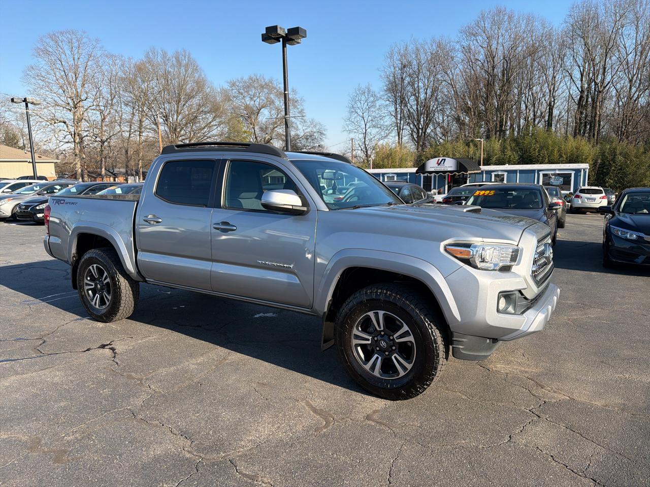 Toyota Tacoma 2WD Double Cab V6 AT TRD Sport (Natl) 2017