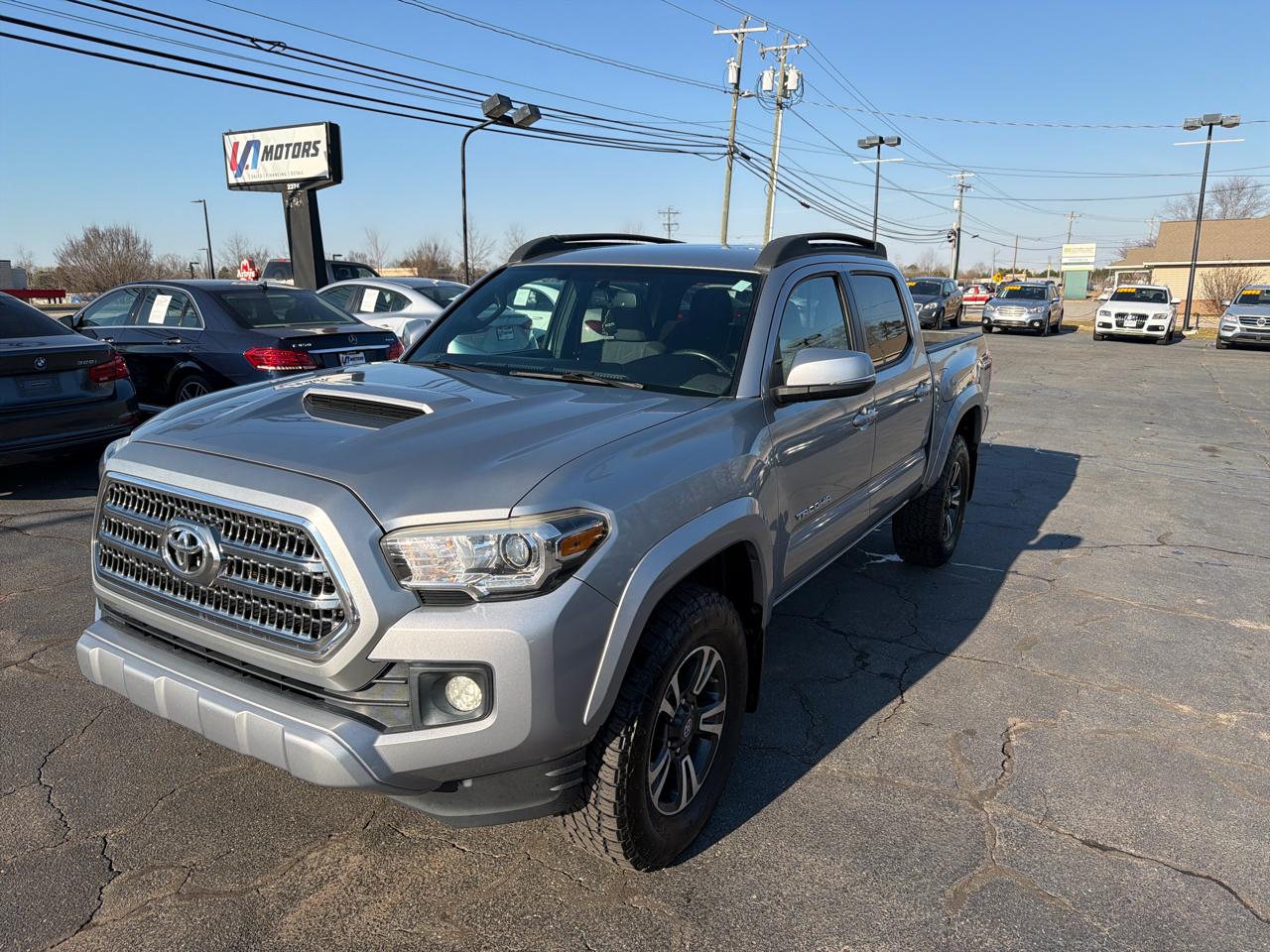 Toyota Tacoma 2WD Double Cab V6 AT TRD Sport (Natl) 2017