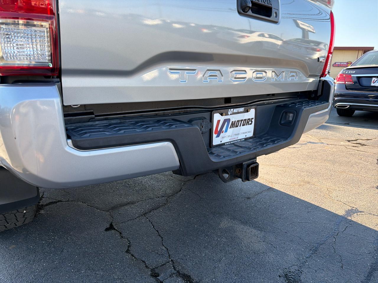 Toyota Tacoma 2WD Double Cab V6 AT TRD Sport (Natl) 2017