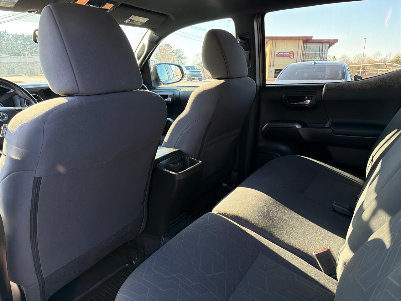 Toyota Tacoma 2WD Double Cab V6 AT TRD Sport (Natl) 2017