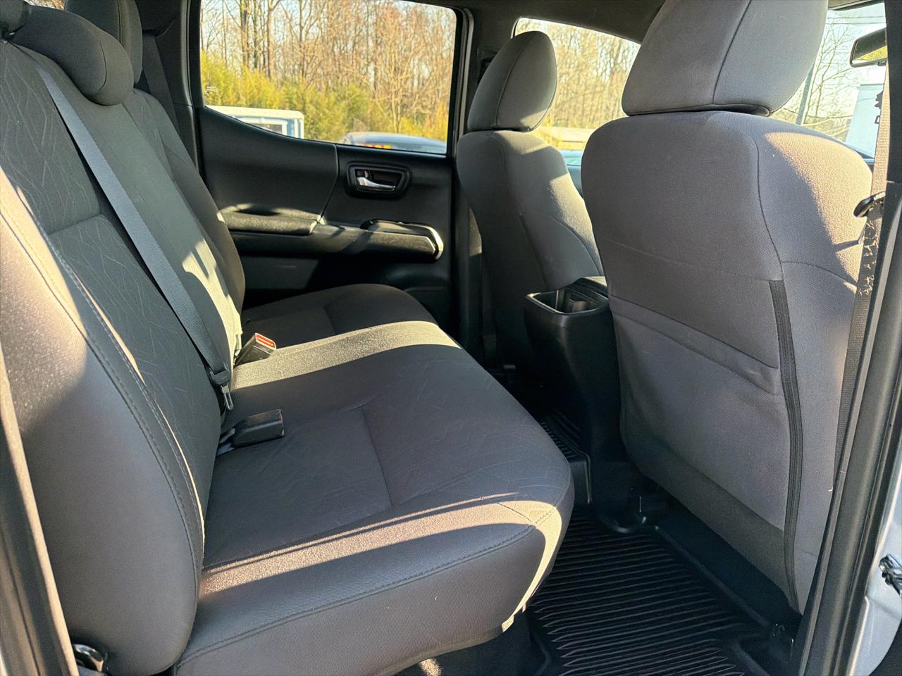 Toyota Tacoma 2WD Double Cab V6 AT TRD Sport (Natl) 2017