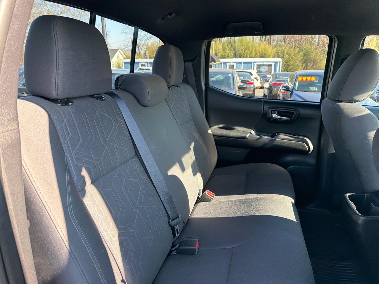 Toyota Tacoma 2WD Double Cab V6 AT TRD Sport (Natl) 2017