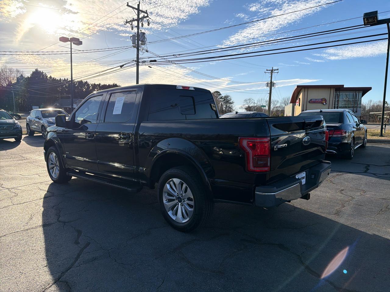 Ford F-150 2WD SuperCrew 157" Lariat 2016