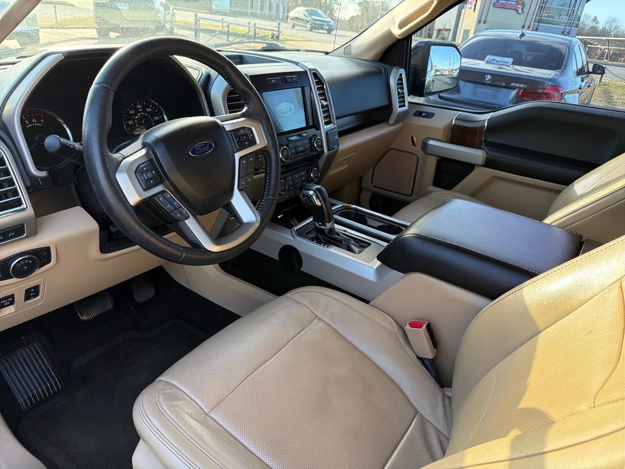 Ford F-150 2WD SuperCrew 157" Lariat 2016