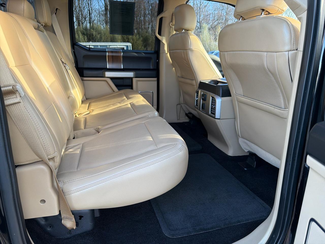 Ford F-150 2WD SuperCrew 157" Lariat 2016