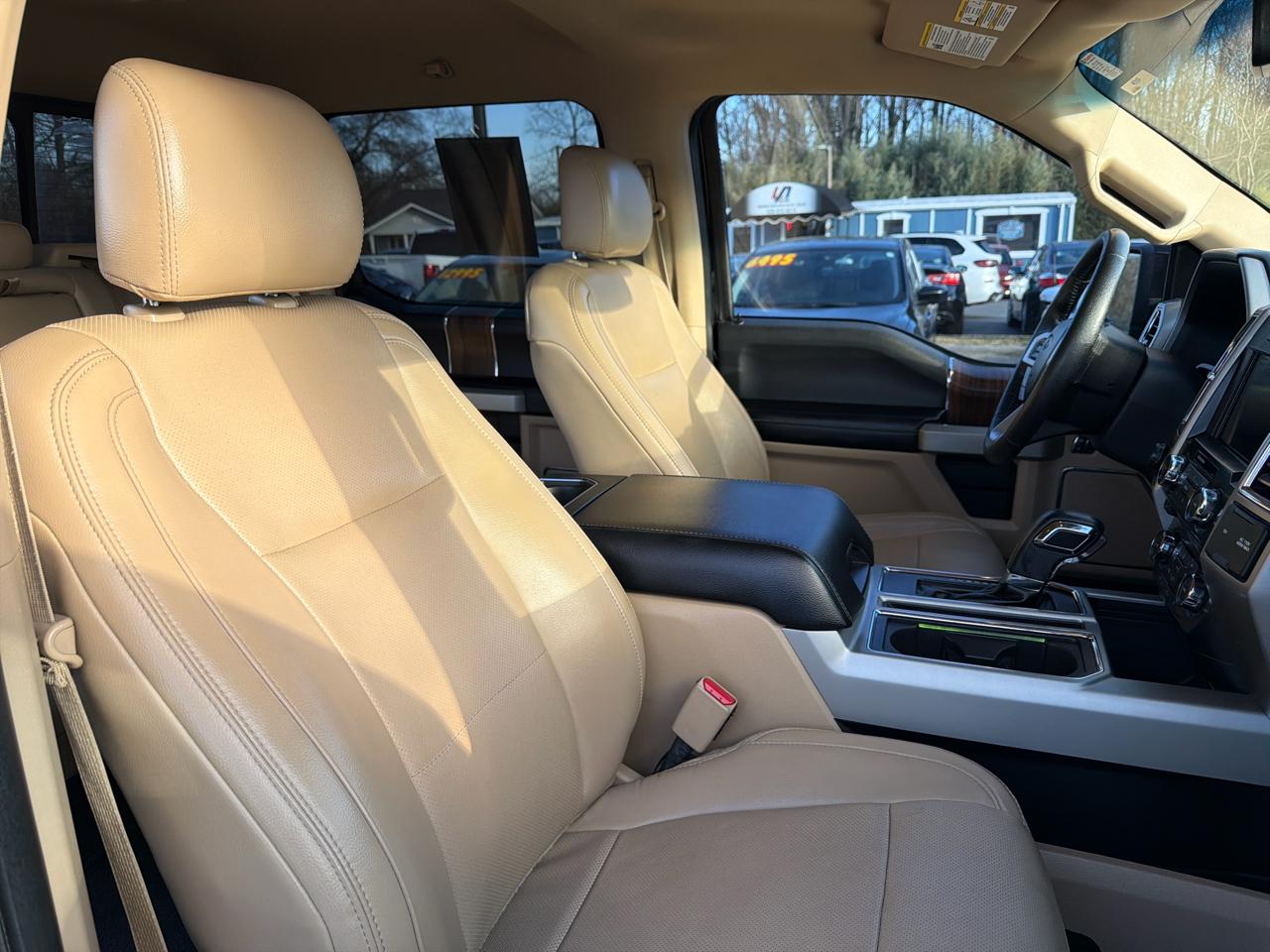 Ford F-150 2WD SuperCrew 157" Lariat 2016