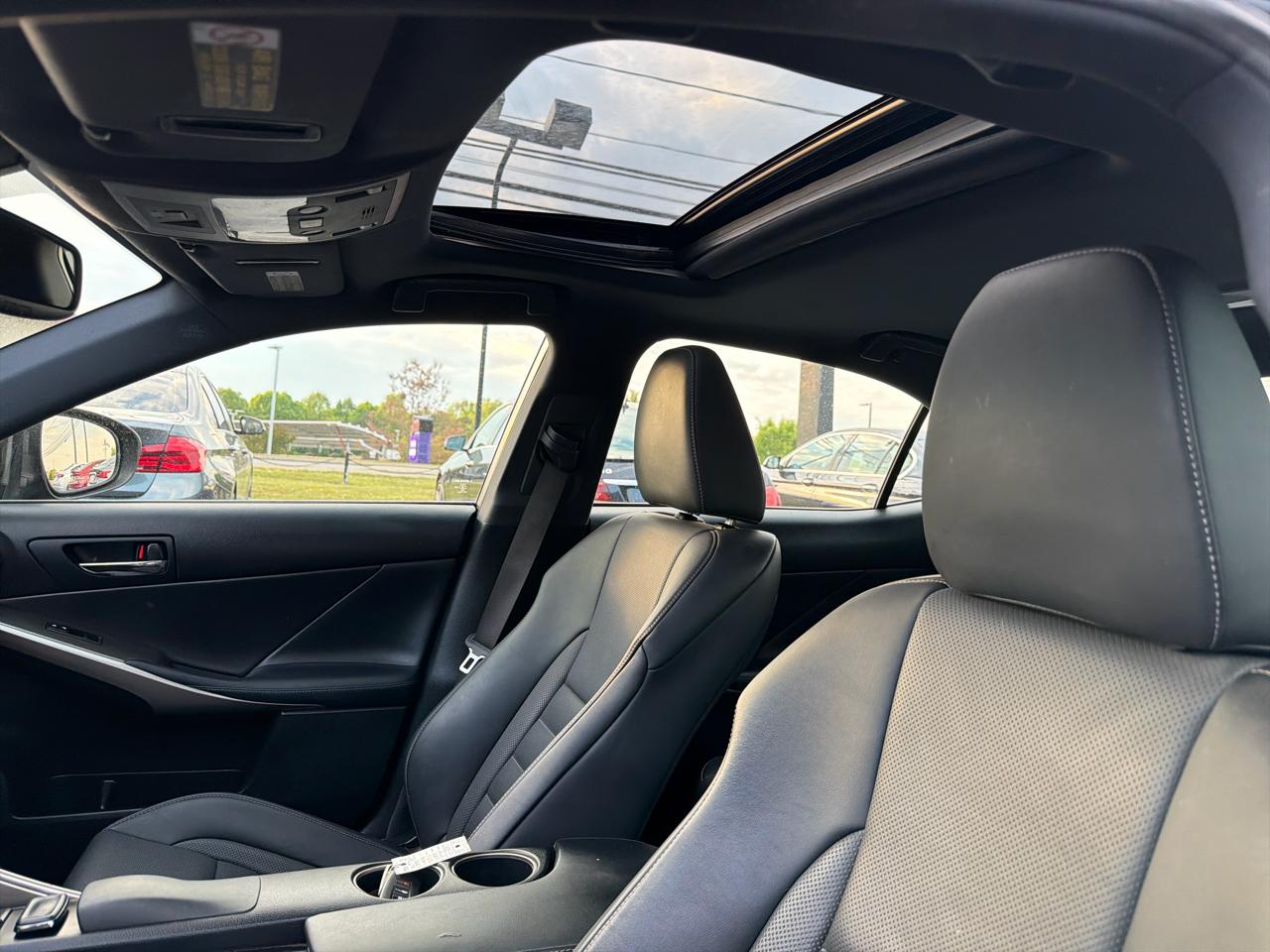 Lexus IS 250 4dr Sport Sdn RWD 2015