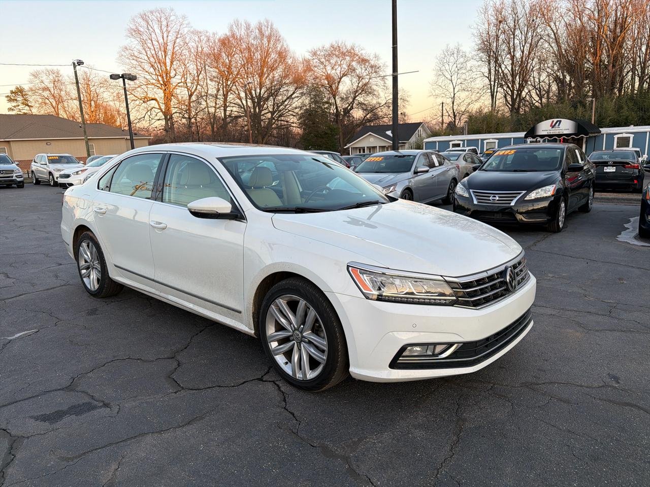 Volkswagen Passat 1.8T SE w/Technology Auto 2017