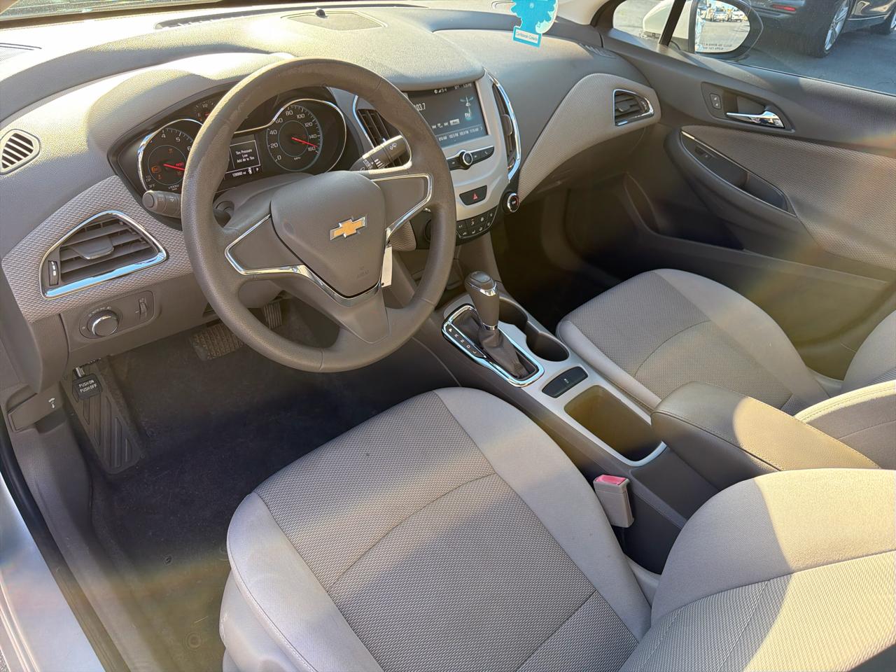 Chevrolet Cruze 4dr Sdn 1.4L LS w/1SB 2018