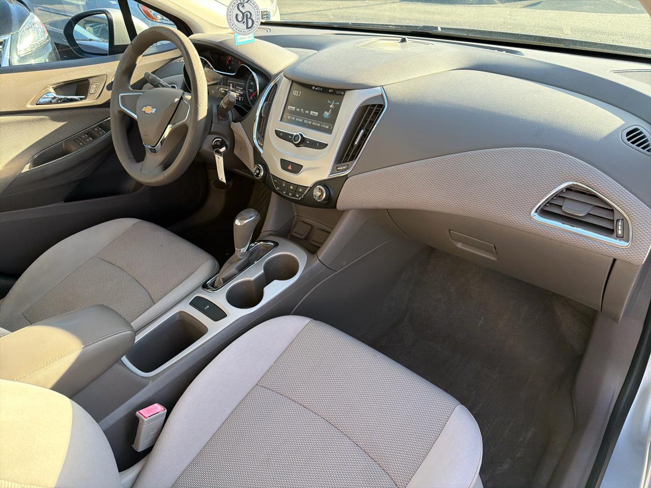 Chevrolet Cruze 4dr Sdn 1.4L LS w/1SB 2018