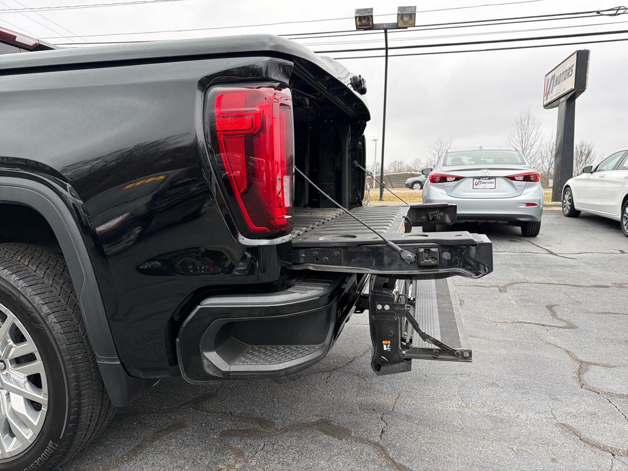 GMC Sierra 1500 4WD Crew Cab 147" Denali 2019