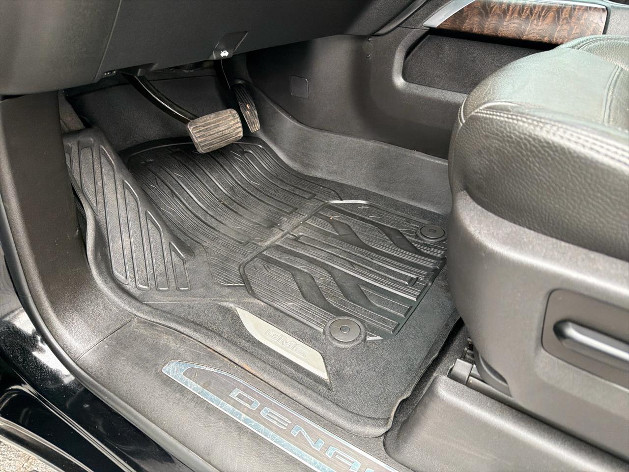 GMC Sierra 1500 4WD Crew Cab 147" Denali 2019