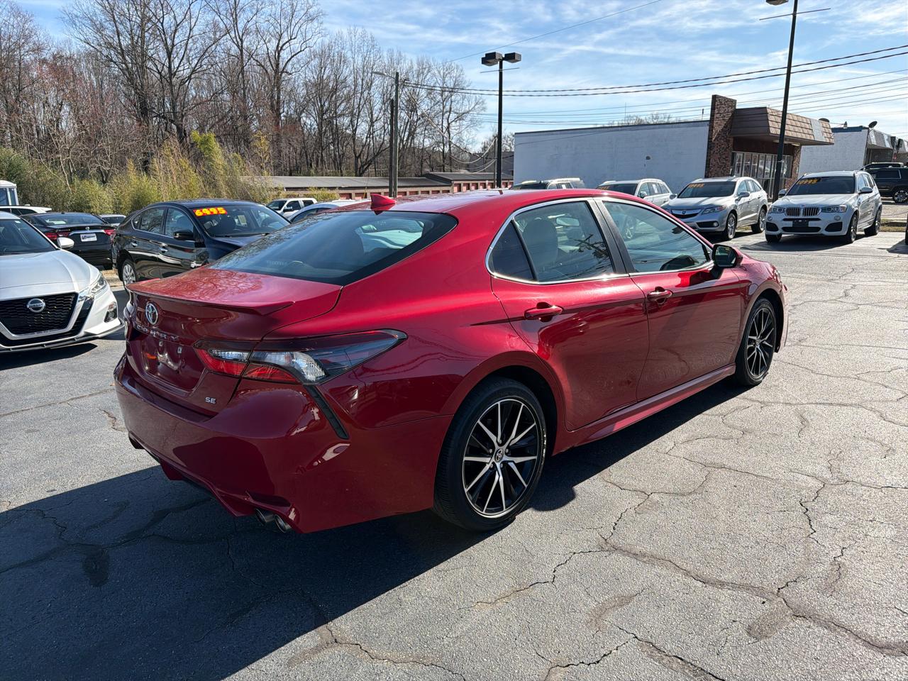 Toyota Camry SE Auto (Natl) 2021