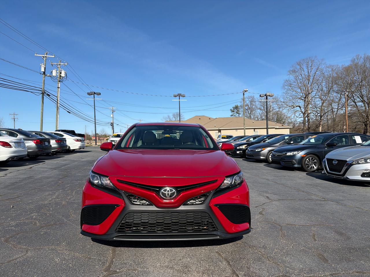 Toyota Camry SE Auto (Natl) 2021