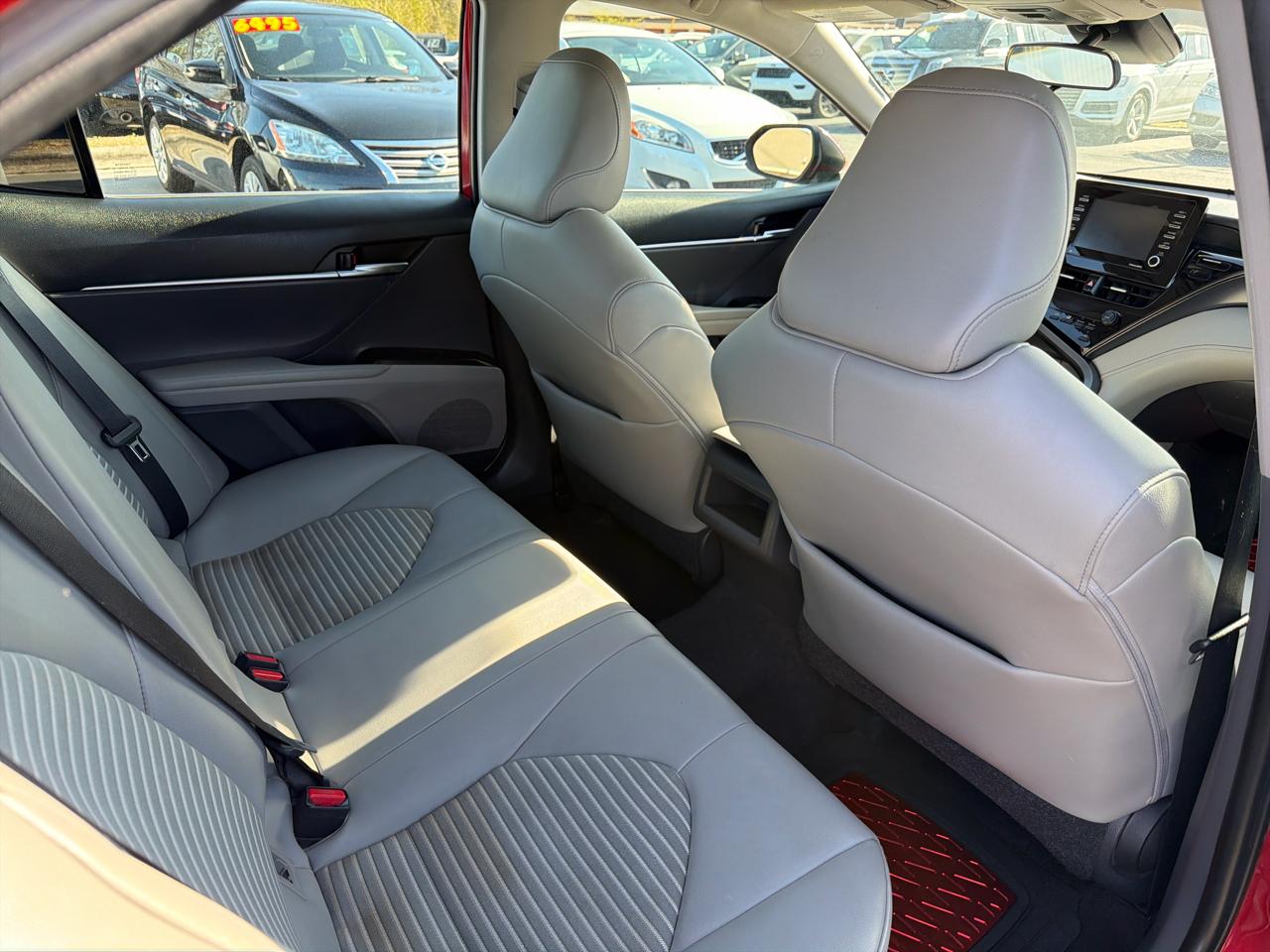 Toyota Camry SE Auto (Natl) 2021