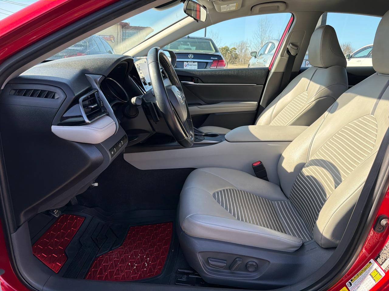 Toyota Camry SE Auto (Natl) 2021